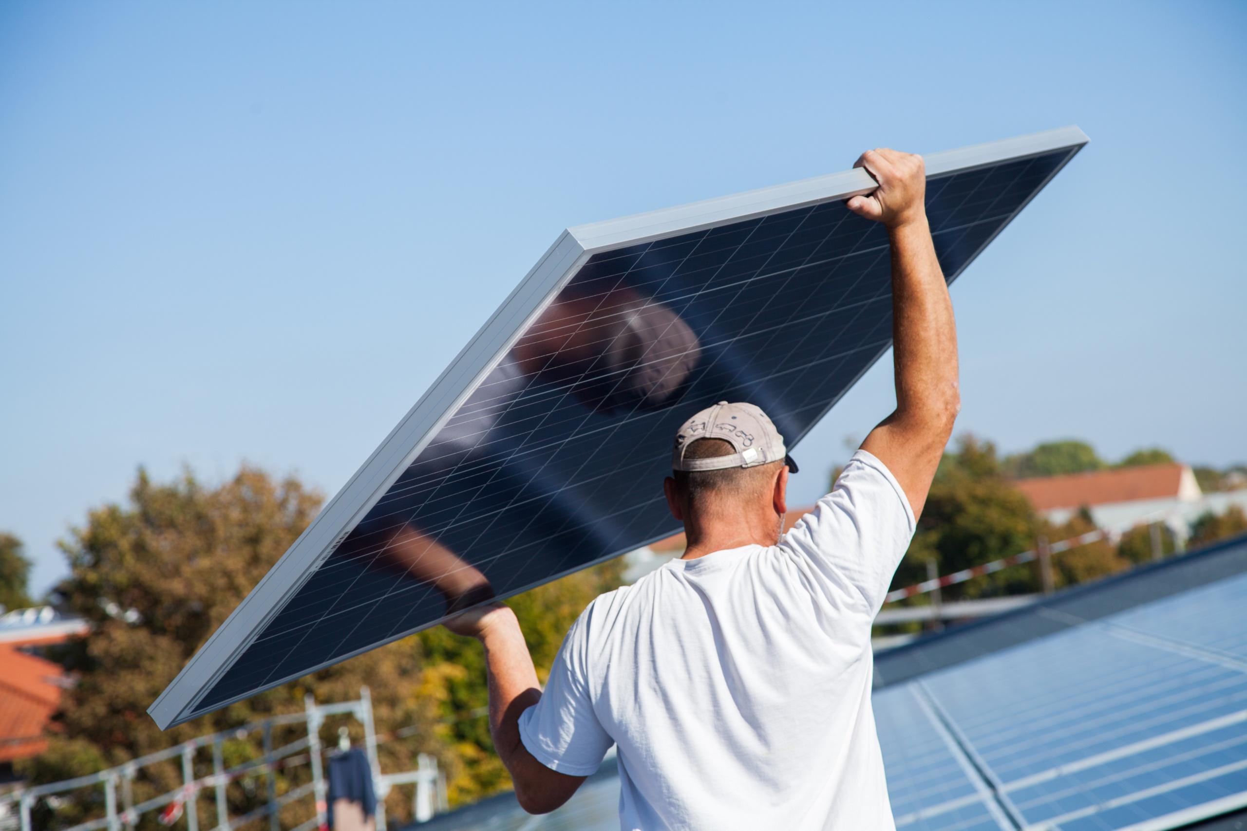 Aufbau einer Photovoltaik- Anlage